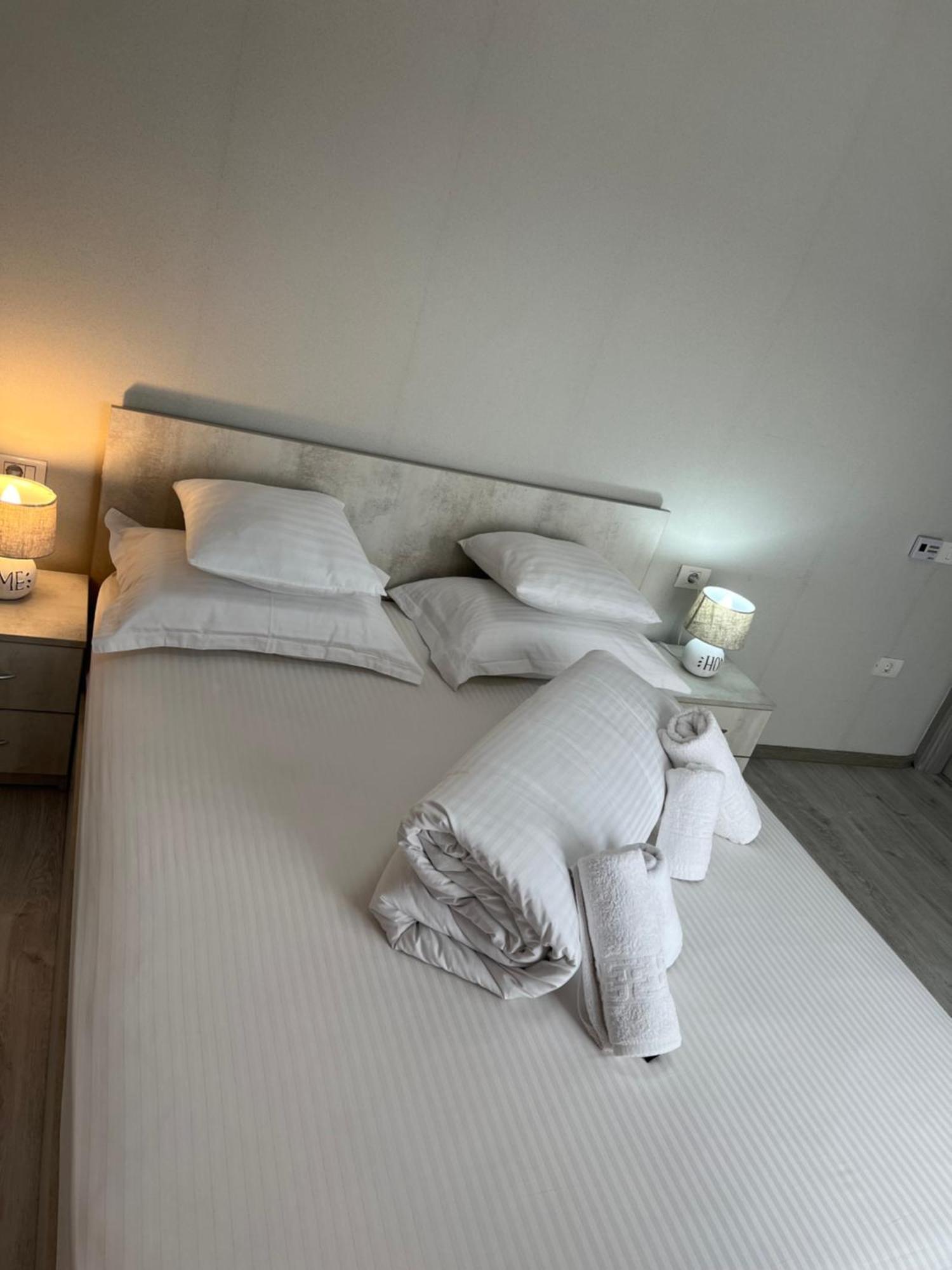 Apartament Anais Alba Iulia Exterior photo